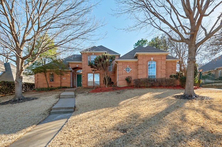 Photo 1 of 24 - 2809 Kingswood Dr, Grapevine, TX 76051