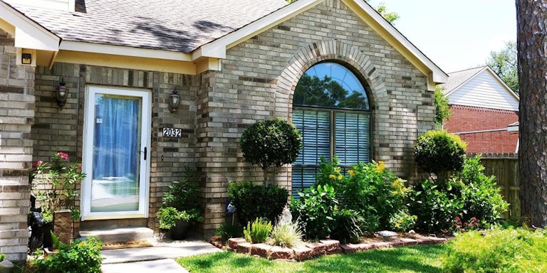 Photo 4 of 30 - 2032 Spinnaker Dr, League City, TX 77573
