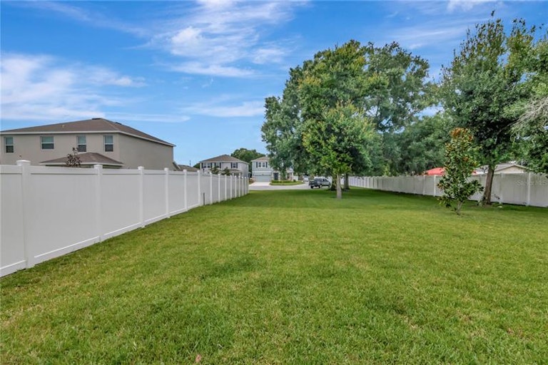 Photo 27 of 27 - 10918 Kidron Valley Ln, Tampa, FL 33625
