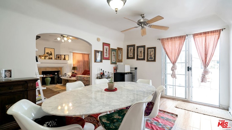 Photo 14 of 19 - 827 N McCadden Pl, Los Angeles, CA 90038