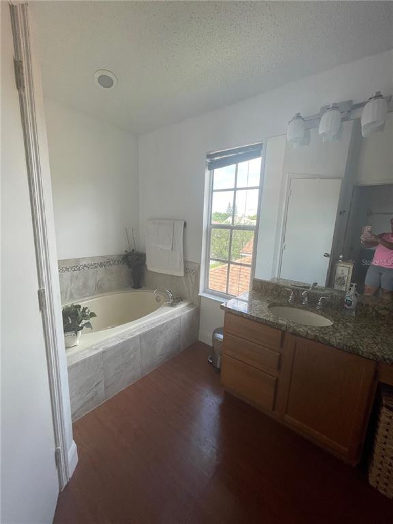 Photo 24 of 50 - 10521 Cherry Oak Cir, Orlando, FL 32817