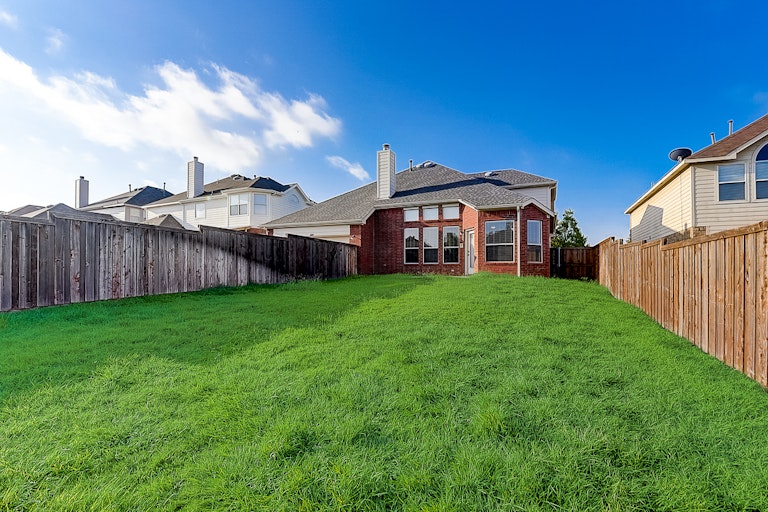 Photo 5 of 37 - 4009 Pear Ridge Dr, The Colony, TX 75056