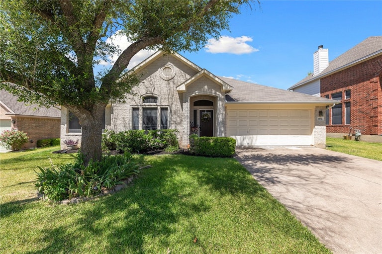 Photo 3 of 32 - 1104 Terra St, Round Rock, TX 78665