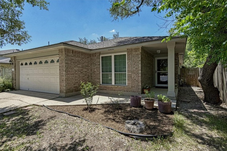 Photo 4 of 28 - 1200 Pine Portage Loop, Leander, TX 78641