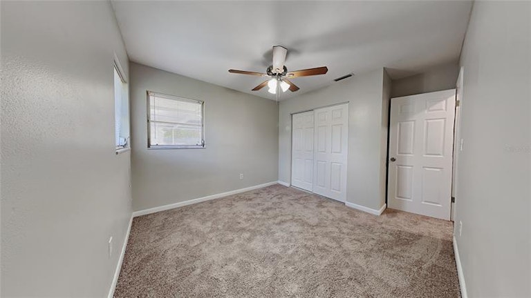 Photo 11 of 21 - 6388 20th St N, Saint Petersburg, FL 33702