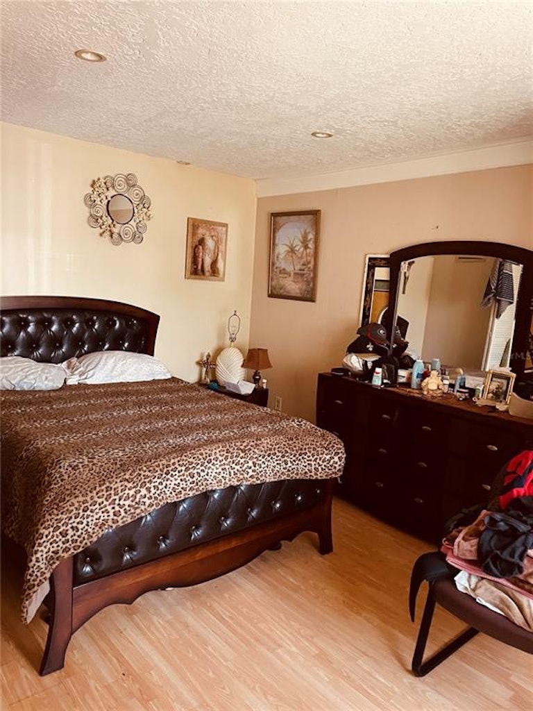 Photo 4 of 4 - 6460 Lyons St, Orlando, FL 32807