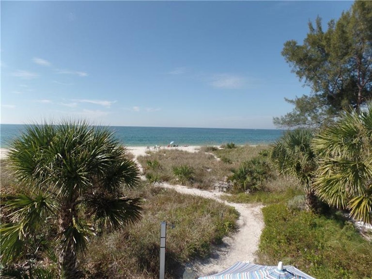 Photo 4 of 24 - 217 Casey Key Rd, Nokomis, FL 34275