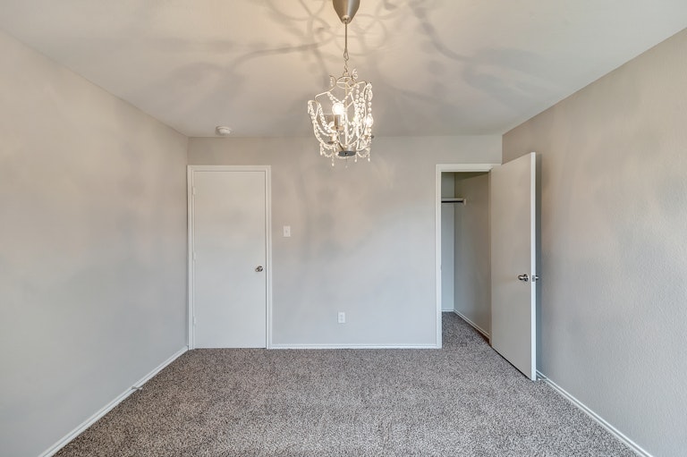 Photo 19 of 26 - 8904 Catalonia Dr, Dallas, TX 75217