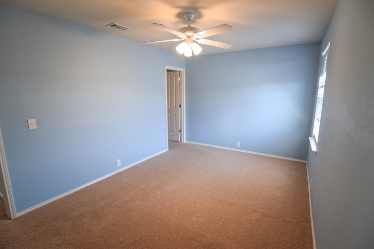 Photo 32 of 37 - 15964 Avenel Way, Fort Worth, TX 76177