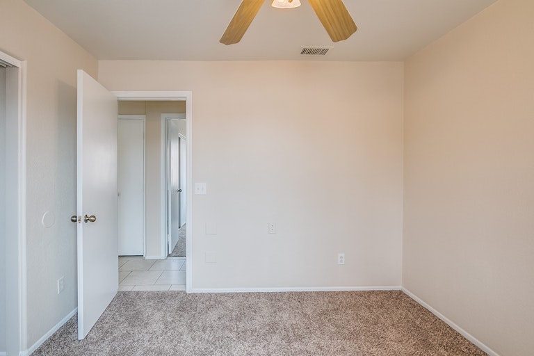 Photo 13 of 19 - 3246 W Abraham Ln, Phoenix, AZ 85027