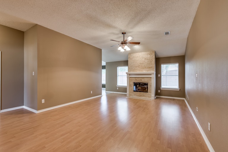 Photo 1 of 26 - 7909 Inlet St, Frisco, TX 75035