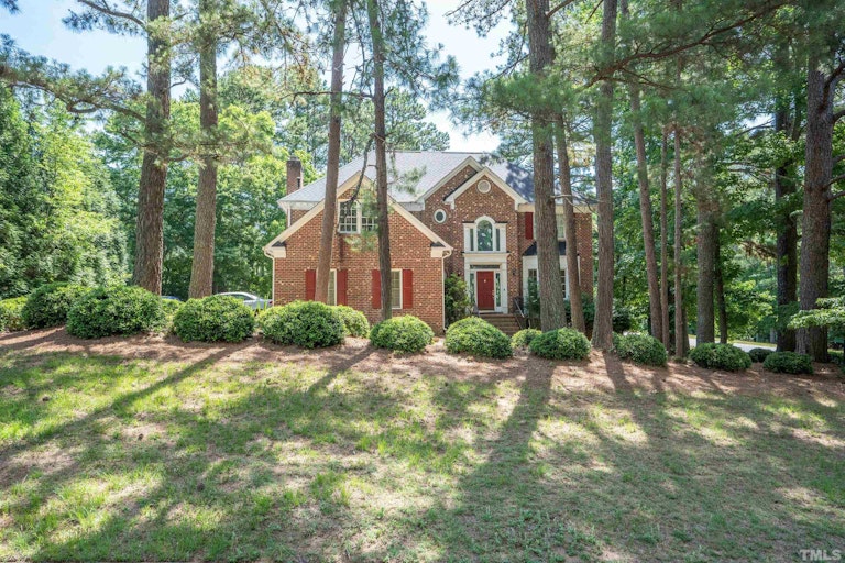 Photo 4 of 35 - 10700 Trappers Creek Dr, Raleigh, NC 27614