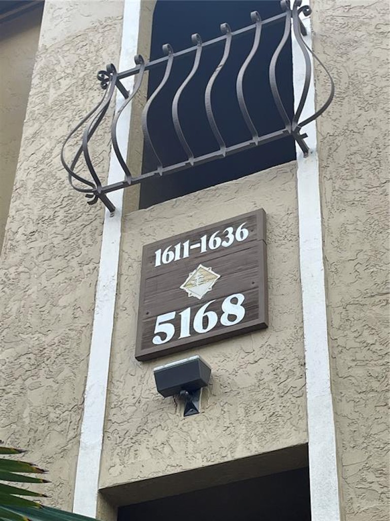 Photo 1 of 44 - 5168 Conroy Rd #25, Orlando, FL 32811