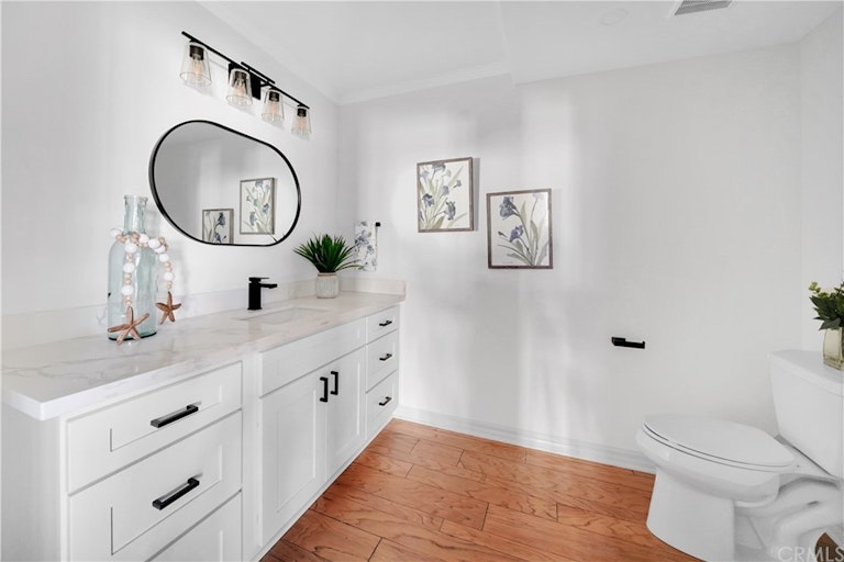 Photo 20 of 47 - 19365 Woodlands Dr, Huntington Beach, CA 92648