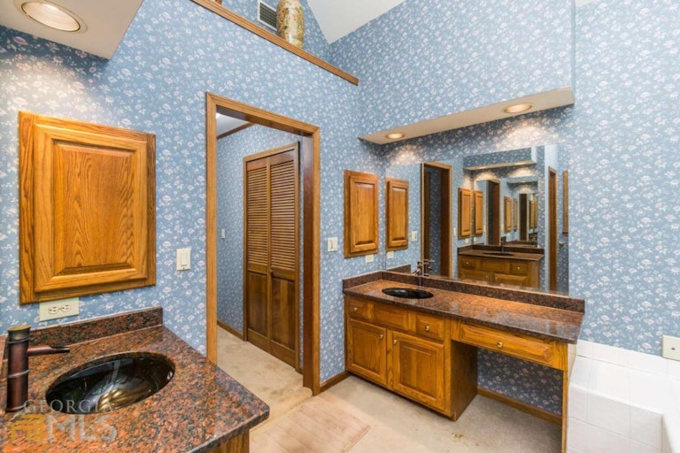 Photo 25 of 35 - 4502 Woodhall Way NE, Roswell, GA 30075