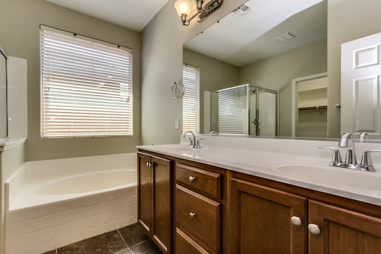 Photo 30 of 37 - 6942 W Harwell Rd, Laveen, AZ 85339