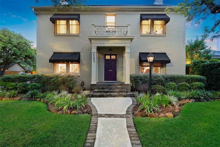 Photo 1 of 49 - 2203 University Blvd, Houston, TX 77030