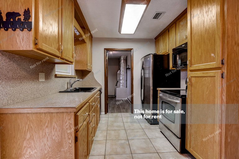 Photo 27 of 43 - 6215 Ogden Rd, Jacksonville, FL 32216