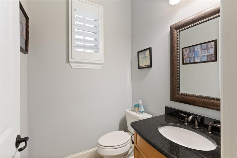 Photo 24 of 40 - 1041 Wagner Way, Lantana, TX 76226