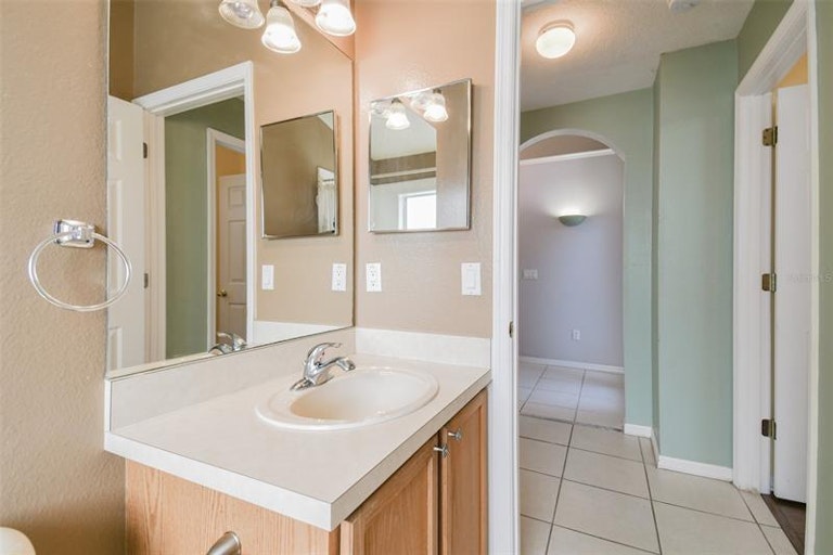 Photo 23 of 59 - 10102 Somersby Dr, Riverview, FL 33578