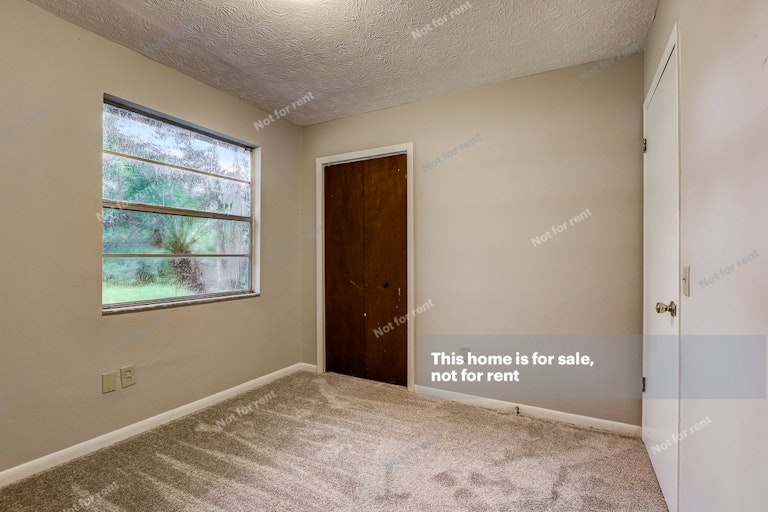 Photo 25 of 43 - 6215 Ogden Rd, Jacksonville, FL 32216