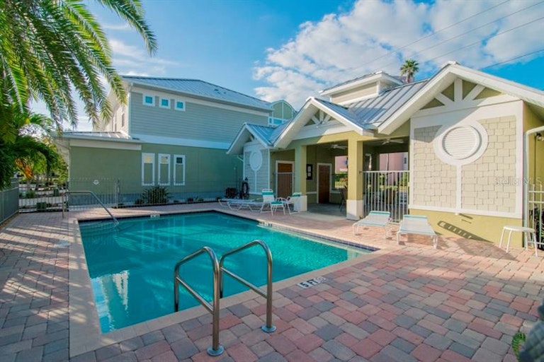 Photo 18 of 20 - 1287 Sawgrass St, Clearwater, FL 33755
