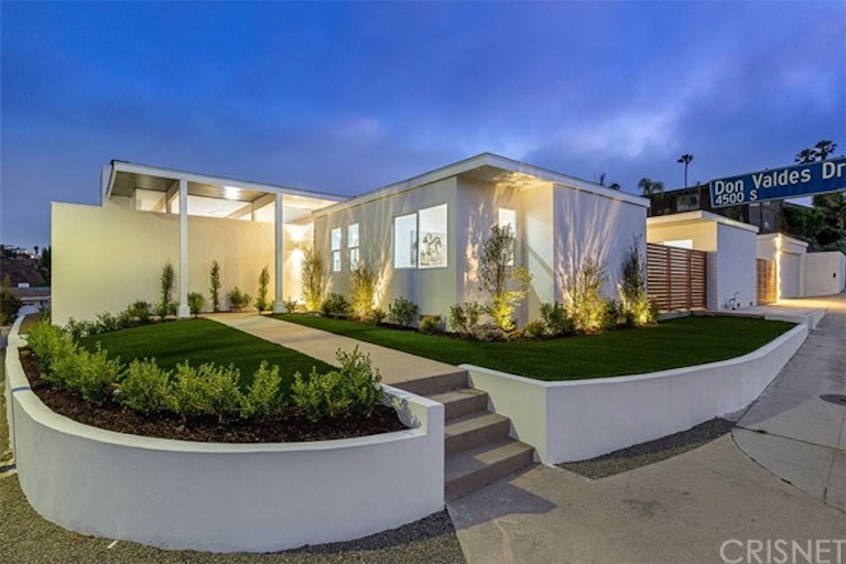Photo 1 of 33 - 4501 Don Valdes Dr, Los Angeles, CA 90008