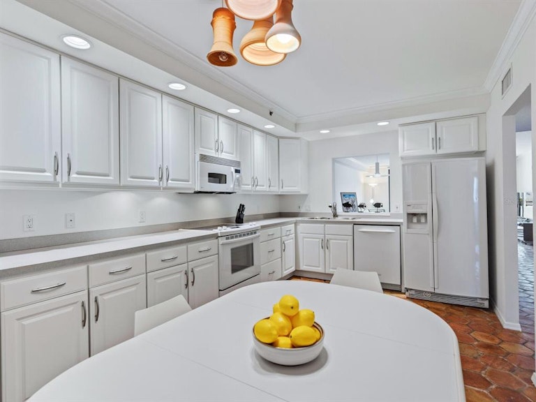 Photo 14 of 39 - 1485 Gulf Of Mexico Dr #103, Longboat Key, FL 34228