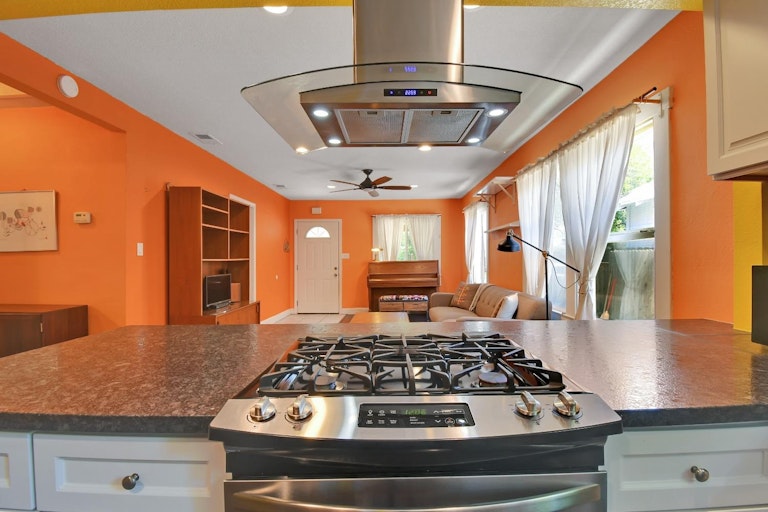 Photo 18 of 28 - 3406 40th St, Sacramento, CA 95817