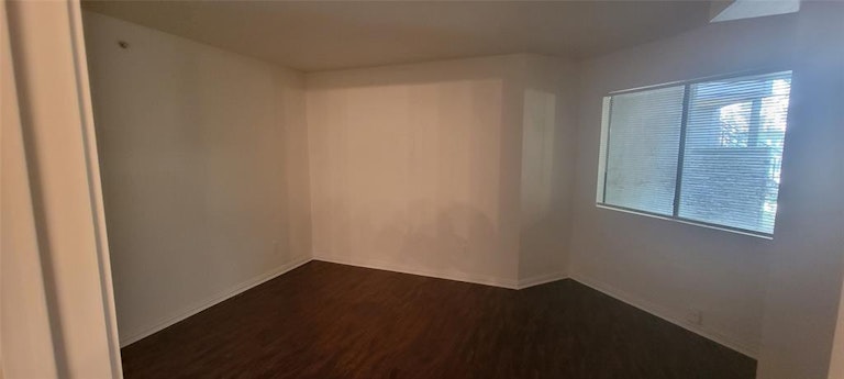 Photo 5 of 9 - 9817 Walnut St #110, Dallas, TX 75243