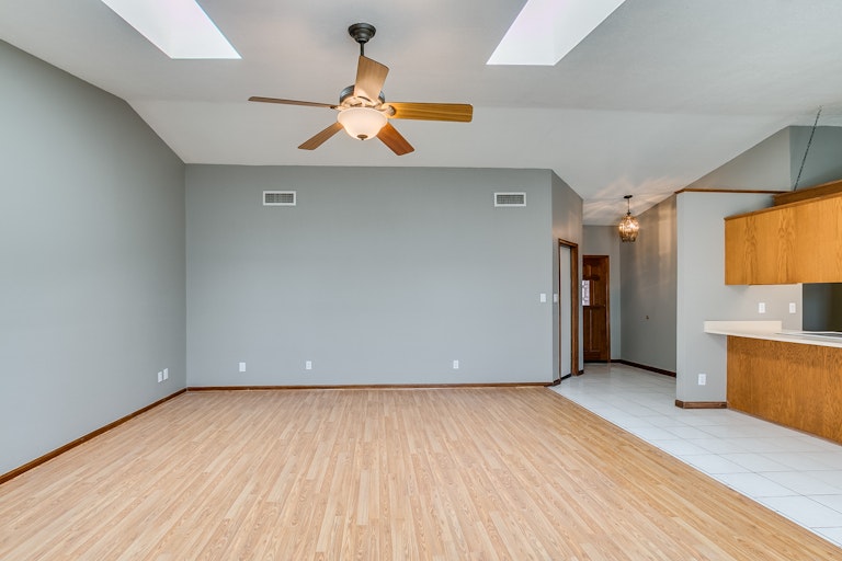 Photo 9 of 31 - 5245 W Christy Dr, Glendale, AZ 85304