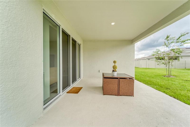 Photo 32 of 39 - 5428 Arlington River Dr, Lakeland, FL 33811