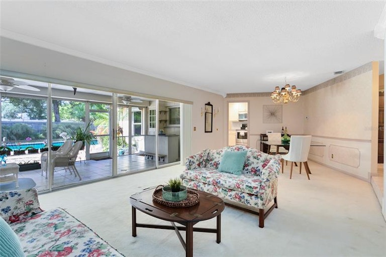 Photo 18 of 35 - 51 Partridge Cir, Winter Springs, FL 32708