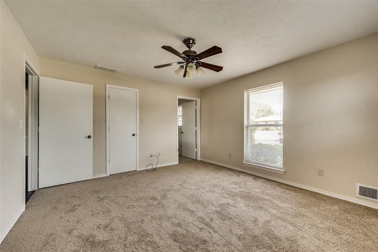 Photo 17 of 26 - 13 Lee Dr, Rockwall, TX 75032