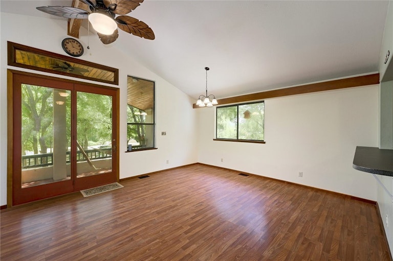 Photo 10 of 37 - 126 Deer Run Dr, Cedar Creek, TX 78612