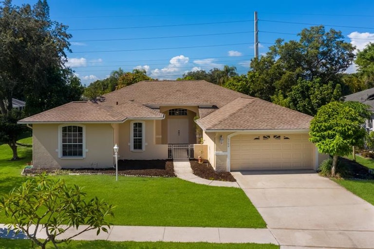 Photo 1 of 28 - 5706 Stone Pointe Dr, Sarasota, FL 34233