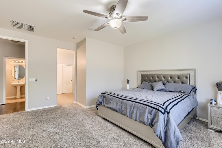 Photo 8 of 11 - 17639 W Evans Dr, Surprise, AZ 85388