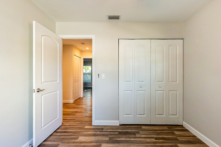 Photo 14 of 26 - 4033 Sandpointe Dr, Bradenton, FL 34205