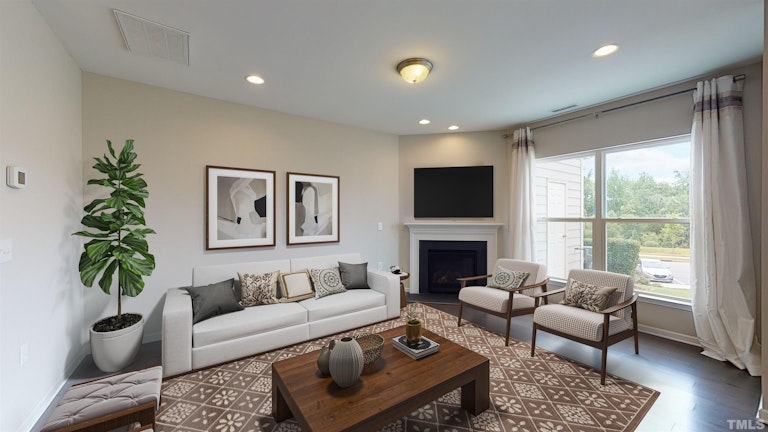 Photo 4 of 11 - 125 Bowerbank Ln, Apex, NC 27539