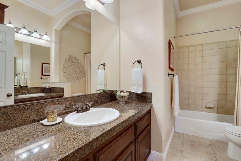 Photo 31 of 58 - 600 Barcelona Ct, Roseville, CA 95747