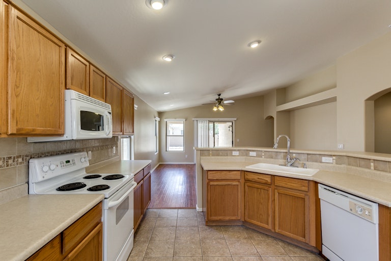 Photo 2 of 22 - 21991 E Via Del Oro, Queen Creek, AZ 85142