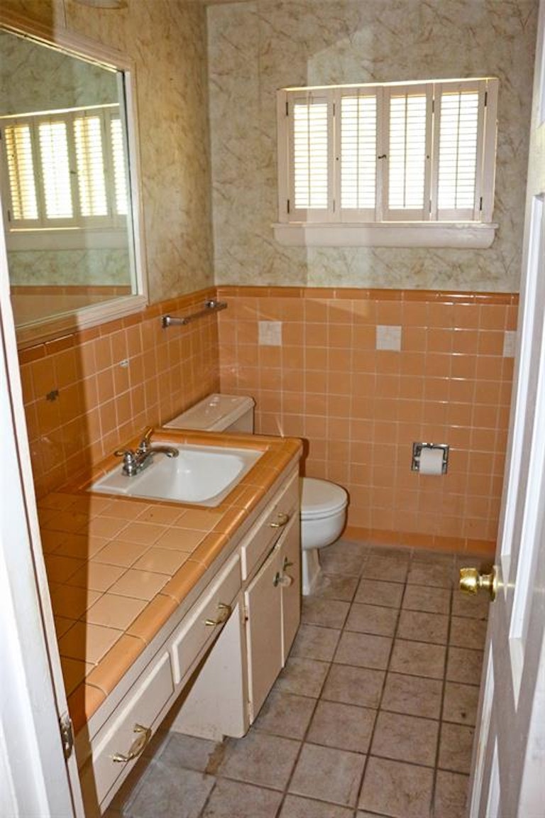 Photo 11 of 15 - 3216 Damascus Way, Dallas, TX 75234