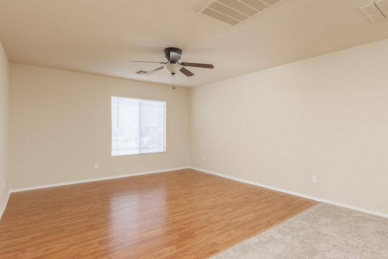 Photo 10 of 27 - 6704 S 54th Ln, Phoenix, AZ 85339