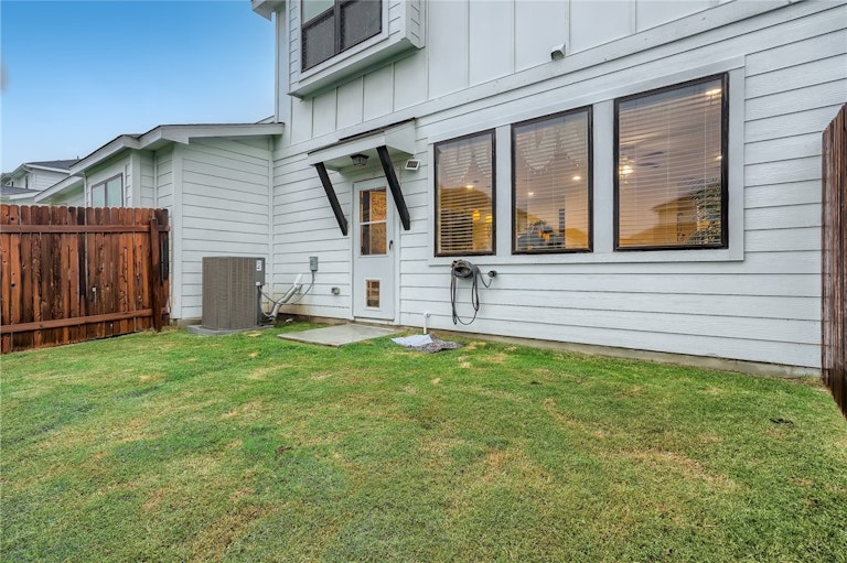 Photo 27 of 30 - 252 Fieldwood Dr Unit C, Buda, TX 78610