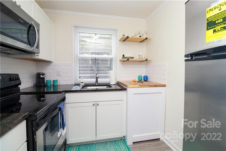 Photo 9 of 16 - 1007 Rainbow Dr, Kannapolis, NC 28081