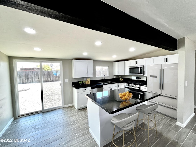 Photo 4 of 39 - 5558 E 24th St, Tucson, AZ 85711