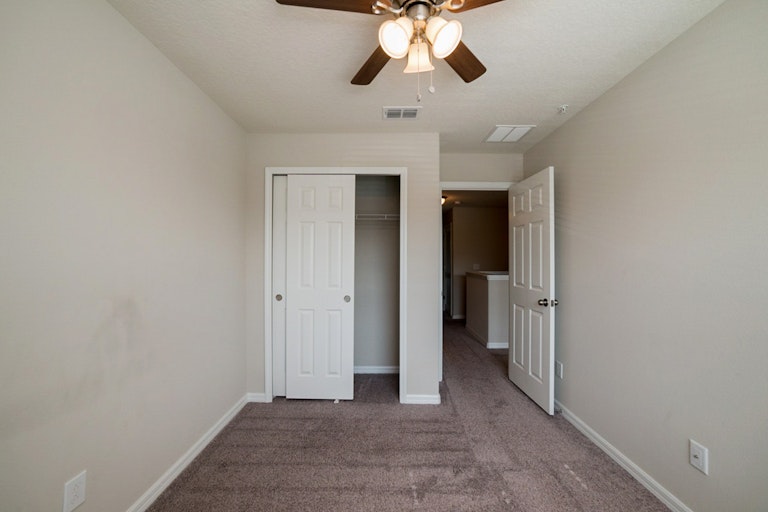 Photo 13 of 18 - 8534 Vedder Ln, Orlando, FL 32832