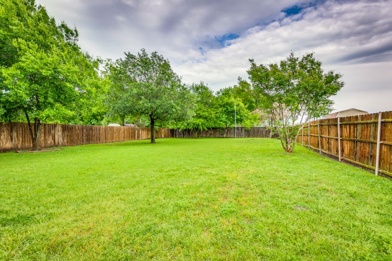 Photo 29 of 30 - 4910 Wordsworth Dr, Garland, TX 75043
