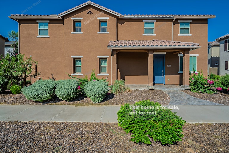 Photo 1 of 21 - 2826 N 73rd Dr, Phoenix, AZ 85035