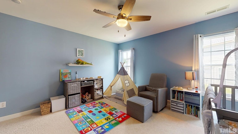 Photo 26 of 40 - 6209 Sparkling Brook Dr, Raleigh, NC 27616